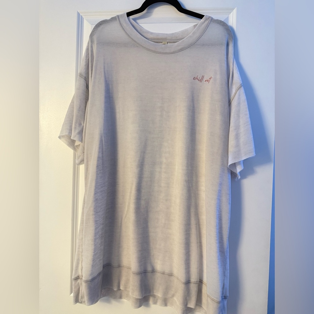 Free People Chill Out oversized Tshirt - SZ XS